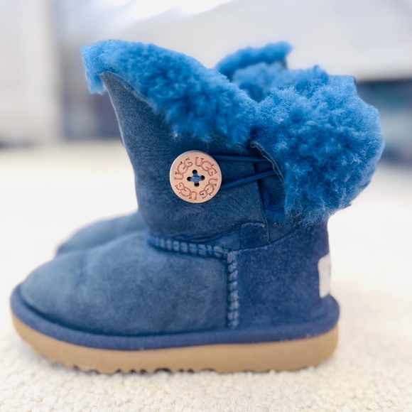 TODDLER UGGS MINI BAILEY BUTTON - navy blue - toddler size 8 - Picture 4 of 5